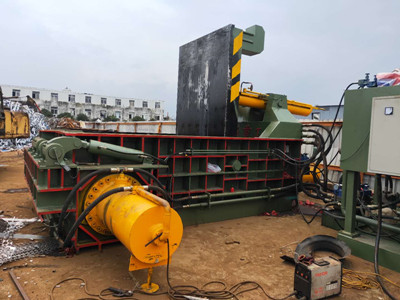 遼寧金屬打包機(jī)(Y81Q-1350前出包型)